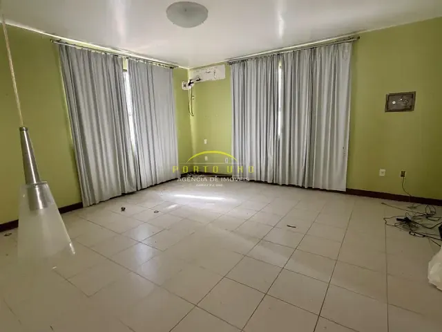 Casa à venda, no bairro Costa Azul em Salvador
