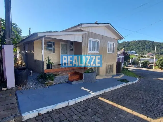 Casa com 171m² 6 quartos e 2 banheiros, à venda, no bairro Vila Rigo em Marau