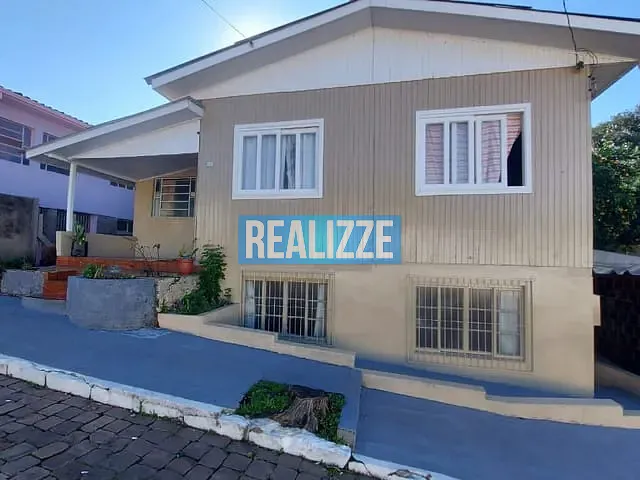 Casa com 171m² 6 quartos e 2 banheiros, à venda, no bairro Vila Rigo em Marau