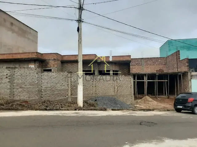 Casa com 250m² 3 quartos e 2 banheiros, à venda, no bairro Jardim Aeroporto em Guaxupé