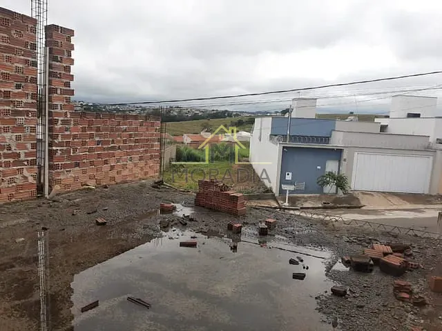 Casa com 250m² 3 quartos e 2 banheiros, à venda, no bairro Jardim Aeroporto em Guaxupé