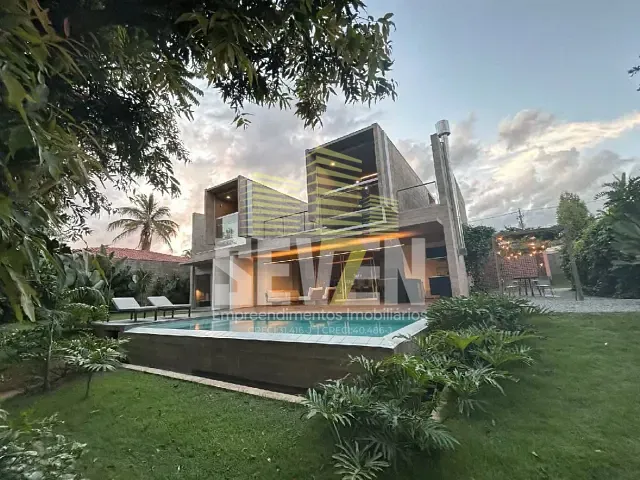 Casa com 2100m² 3 quartos e 4 banheiros, à venda, no bairro Jardim Shangri-Lá em Bauru
