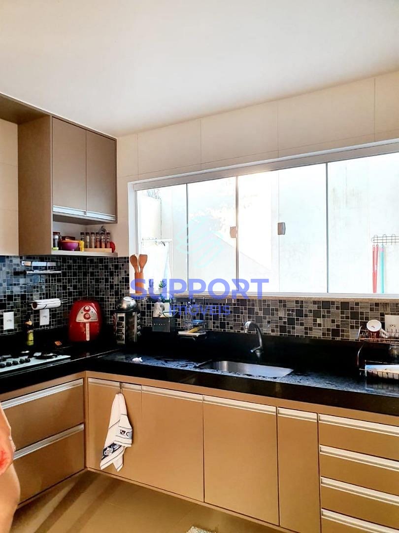 Casa à venda com 3 quartos, 150m² - Foto 30