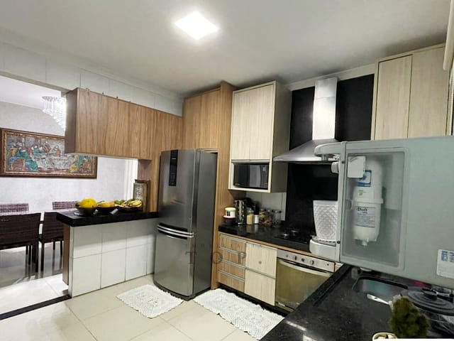 Casa com 250m² 4 quartos e 4 banheiros, à venda, no bairro Residencial Santa Fé I em Goiânia