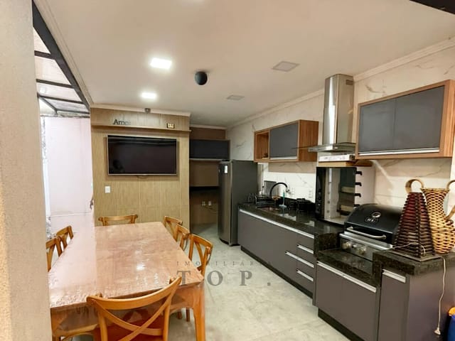 Casa com 250m² 4 quartos e 4 banheiros, à venda, no bairro Residencial Santa Fé I em Goiânia