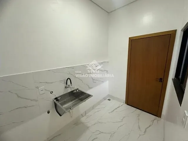 Casa com 238m² 2 quartos e 1 banheiro, à venda, no bairro JARDIM BELO HORIZONTE em Sinop