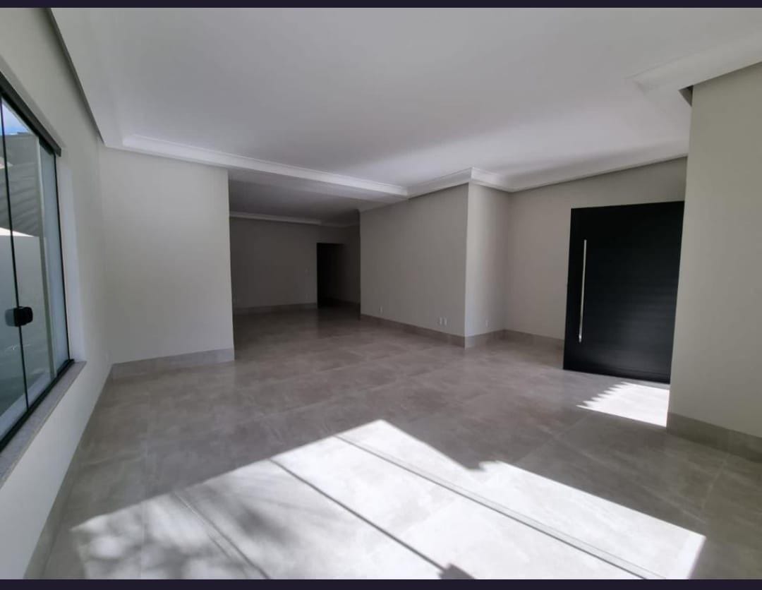 Casa à venda com 4 quartos, 182m² - Foto 3