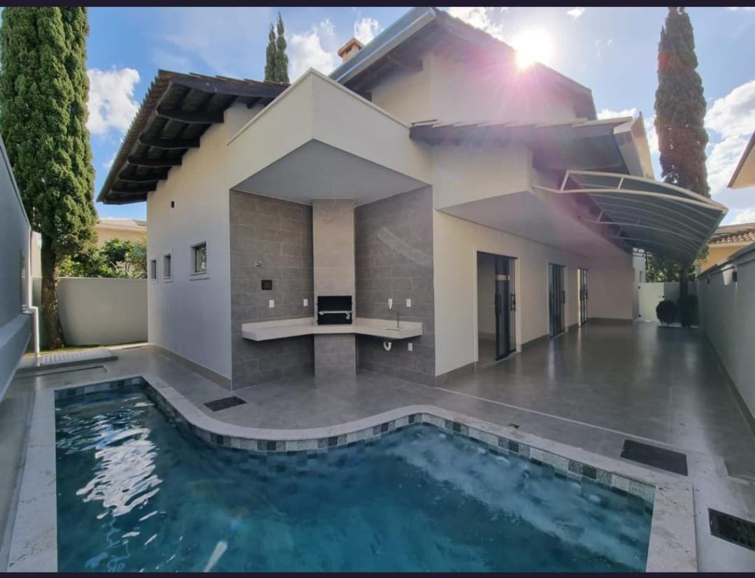 Casa à venda com 4 quartos, 182m² - Foto 1