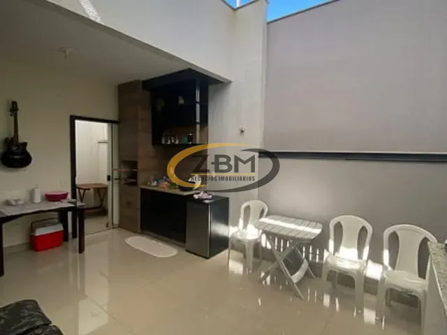 Casa com 150m² 2 quartos e 2 banheiros, à venda, no bairro Colúmbia em Londrina