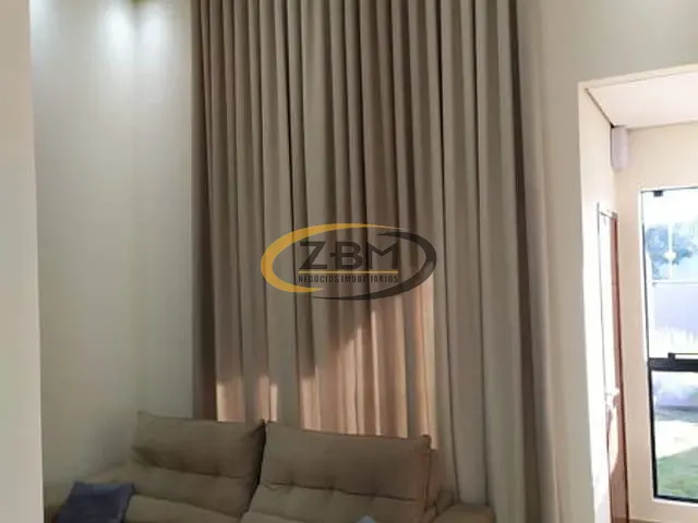 Casa com 150m² 2 quartos e 2 banheiros, à venda, no bairro Colúmbia em Londrina