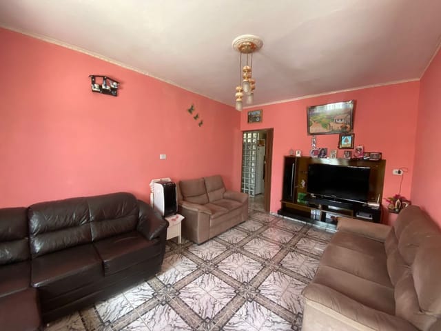 Casa com 250m² 3 quartos e 2 banheiros, à venda, no bairro Jardim Aeroporto em Poços de Caldas