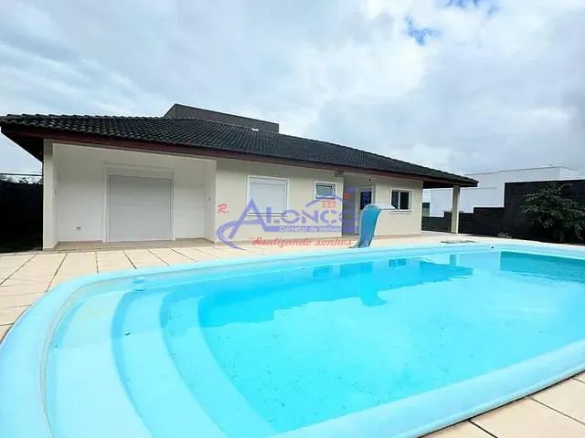 Casa com 1000m² 3 quartos e 2 banheiros, à venda, no bairro Jardim Terras de Santa Helena em Jacareí