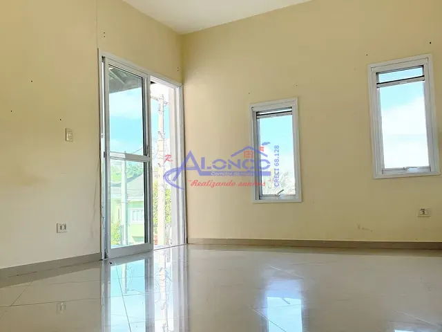 Casa com 1000m² 3 quartos e 2 banheiros, à venda, no bairro Jardim Terras de Santa Helena em Jacareí