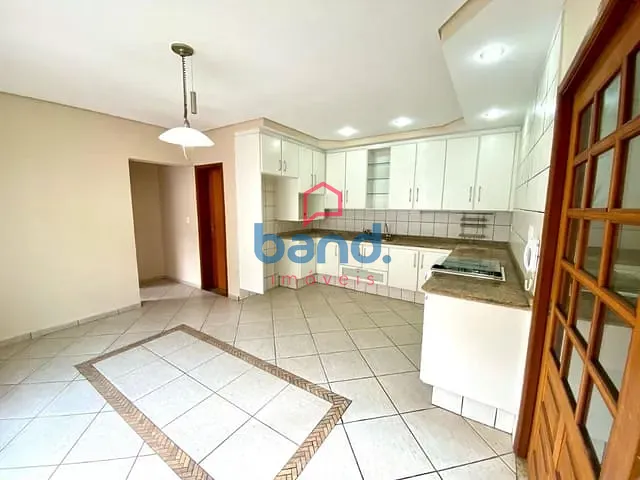 Casa com 193m² 2 quartos e 3 banheiros, para alugar, no bairro Centro em Porto Feliz