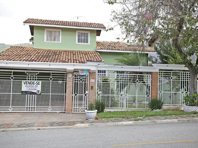 Casa com 331m² 3 quartos e 4 banheiros, à venda, no bairro Recreio Maristela em Atibaia