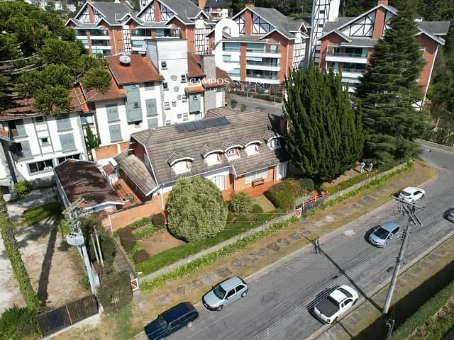 Casa com 844m² 6 quartos e 5 banheiros, à venda, no bairro Capivari em Campos Do Jordão