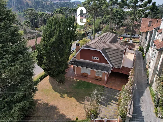 Casa com 844m² 6 quartos e 5 banheiros, à venda, no bairro Capivari em Campos Do Jordão