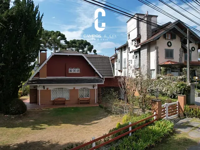 Casa com 844m² 6 quartos e 5 banheiros, à venda, no bairro Capivari em Campos Do Jordão