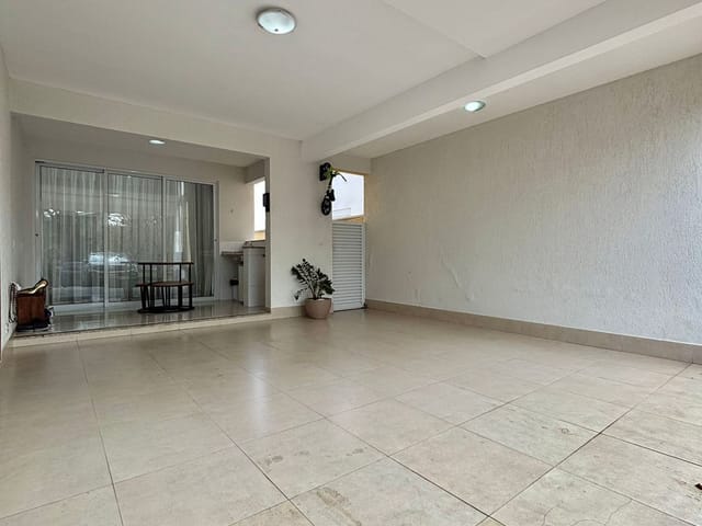Casa com 250m² 3 quartos e 3 banheiros, à venda, no bairro Fazenda Rodeio em Mogi das Cruzes