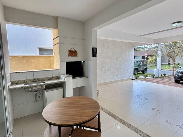 Casa com 250m² 3 quartos e 3 banheiros, à venda, no bairro Fazenda Rodeio em Mogi das Cruzes