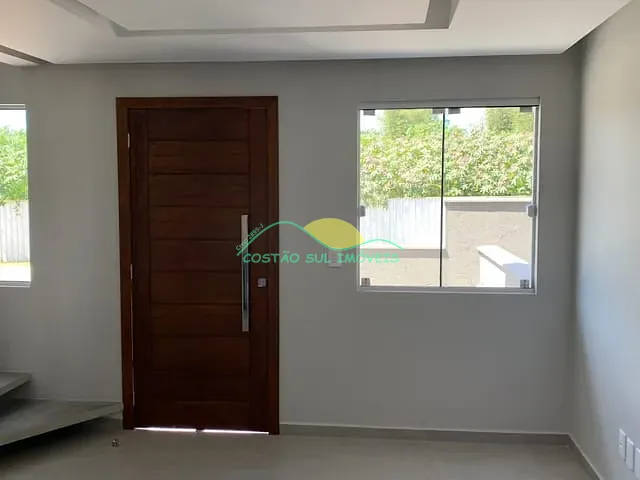Casa com 150m² 2 quartos e 1 banheiro, para alugar, no bairro Morro das Pedras em Florianópolis