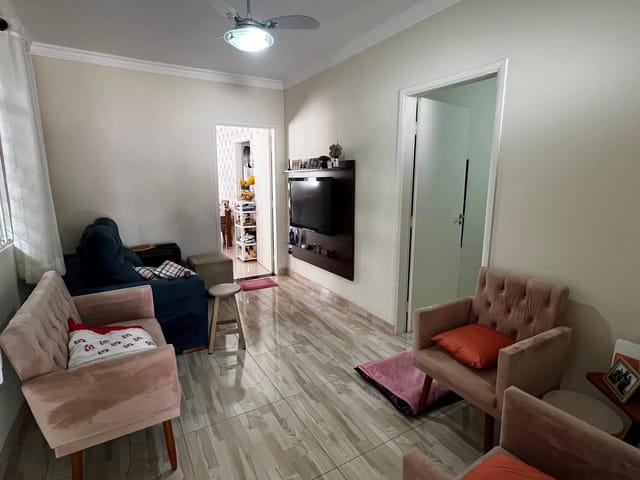 Casa com 276m² 3 quartos e 2 banheiros, à venda, no bairro Santa Rosa em Londrina