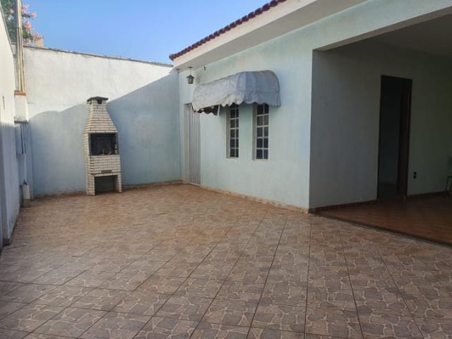 Casa com 250m² 4 quartos e 3 banheiros, à venda, no bairro Jardim Bela Vista em Birigui