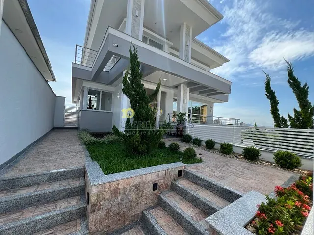 Casa com 455m² 4 quartos e 4 banheiros, à venda, no bairro Cidade Universitária Pedra Branca em Palhoça