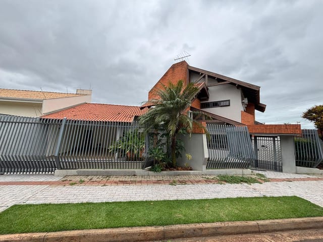 Casa com 500m² 4 quartos e 3 banheiros, à venda, no bairro Mediterrâneo em Londrina