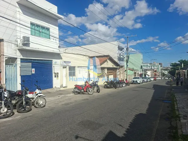Casa com 400m² 2 quartos e 1 banheiro, à venda, no bairro Centro em Vitória da Conquista