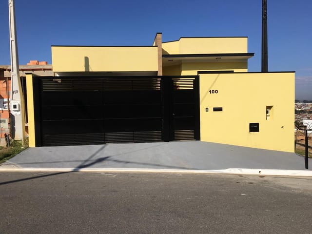 Casa com 250m² 3 quartos e 2 banheiros, à venda, no bairro Não informado em Vinhedo
