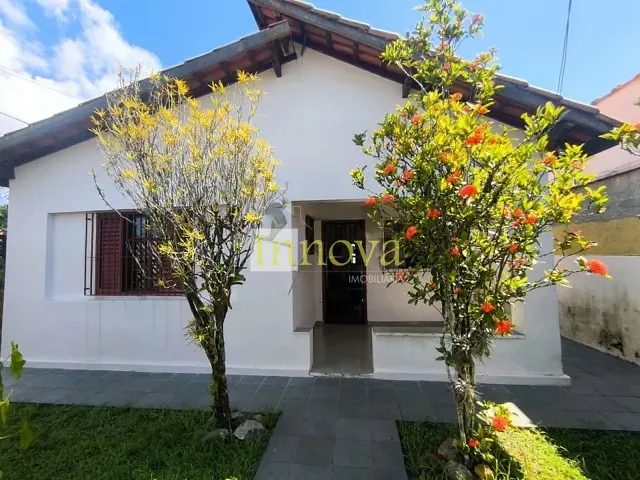 Casa com 264m² 2 quartos e 2 banheiros, à venda, no bairro Indaiá em Caraguatatuba