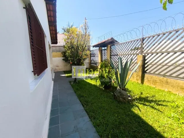 Casa com 264m² 2 quartos e 2 banheiros, à venda, no bairro Indaiá em Caraguatatuba