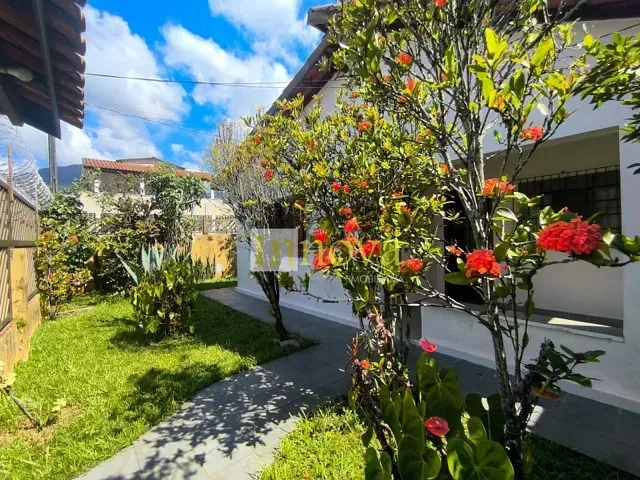 Casa com 264m² 2 quartos e 2 banheiros, à venda, no bairro Indaiá em Caraguatatuba