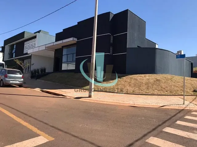 Casa com 333m² 3 quartos e 2 banheiros, à venda, no bairro RESIDENCIAL TIVOLI em ARARAQUARA