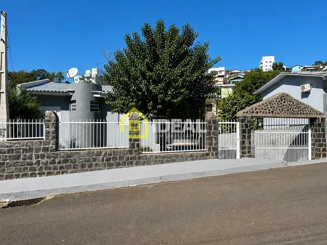 Casa com 70m² 3 quartos e 1 banheiro, à venda, no bairro Nações em Concórdia