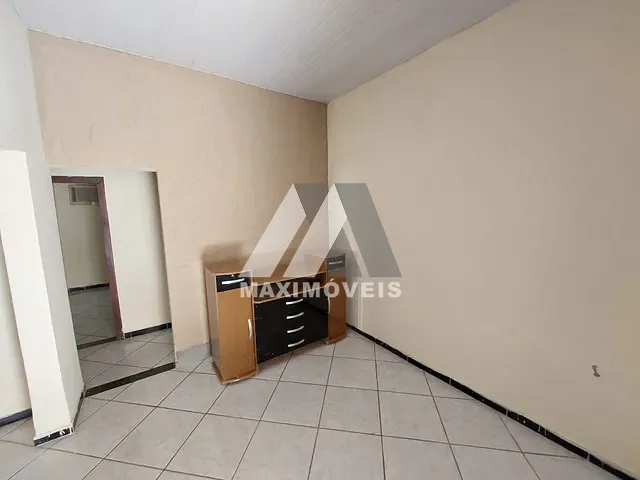 Casa com 375m² 3 quartos e 1 banheiro, à venda, no bairro Bela Vista em Araçuaí