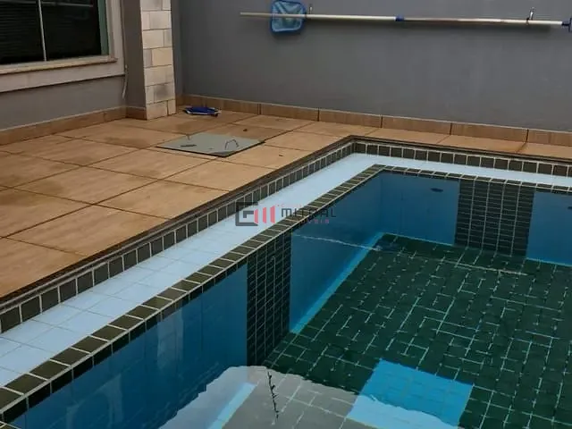 Casa com 200m² 3 quartos e 2 banheiros, à venda, no bairro Residencial Abussafe em Londrina