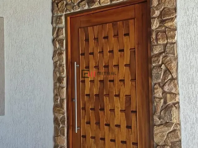 Casa com 200m² 3 quartos e 2 banheiros, à venda, no bairro Residencial Abussafe em Londrina