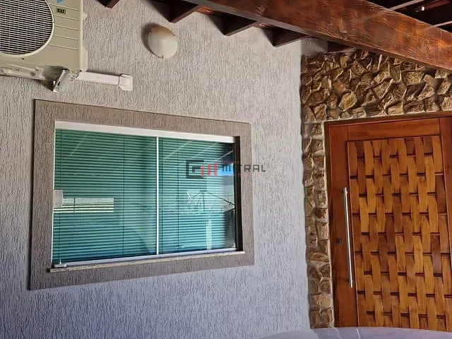 Casa com 200m² 3 quartos e 2 banheiros, à venda, no bairro Residencial Abussafe em Londrina