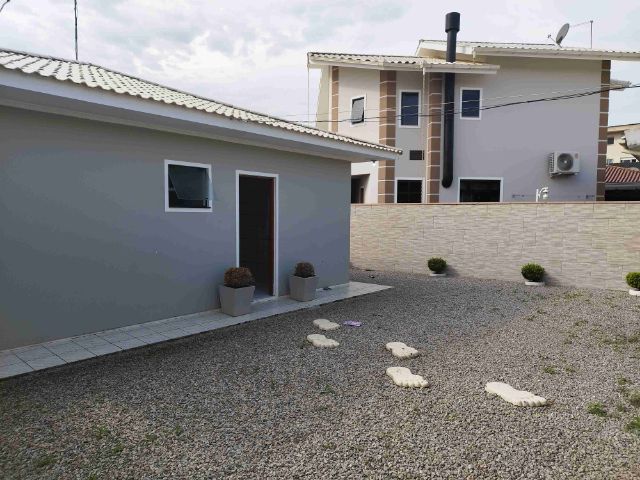 Casa 3 quartos e 2 banheiros, à venda, no bairro Centro em Palhoça
