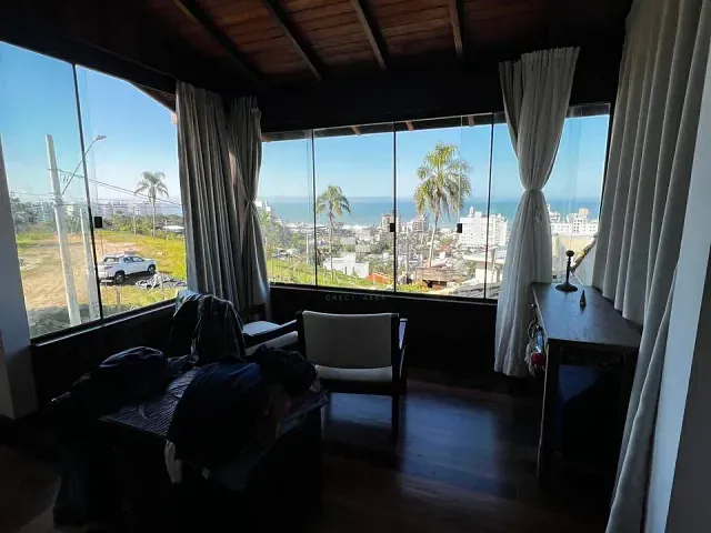 Casa 2 quartos e 4 banheiros, à venda, no bairro Praia Brava de Itajaí em Itajaí