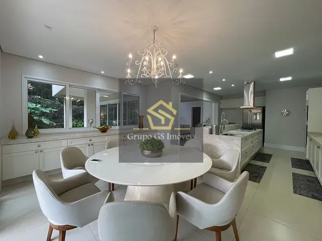 Casa com 1200m² 5 quartos e 9 banheiros, à venda, no bairro Dois Córregos em Valinhos