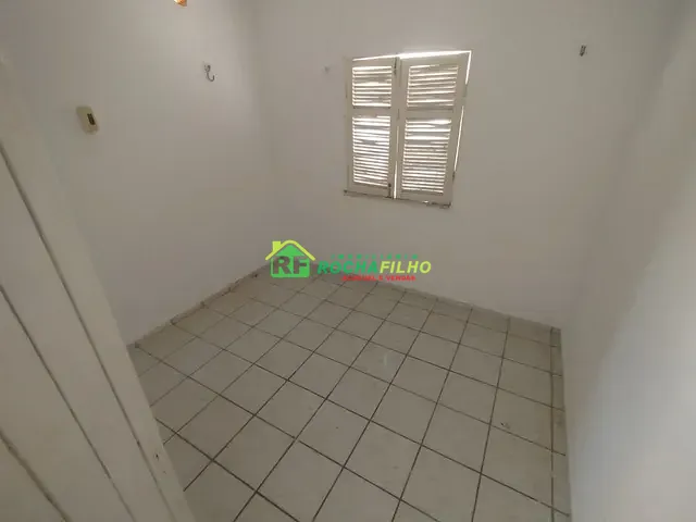 Casa com 150m² 2 quartos e 1 banheiro, para alugar, no bairro Parque Piauí em Teresina