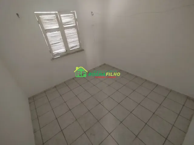 Casa com 150m² 2 quartos e 1 banheiro, para alugar, no bairro Parque Piauí em Teresina