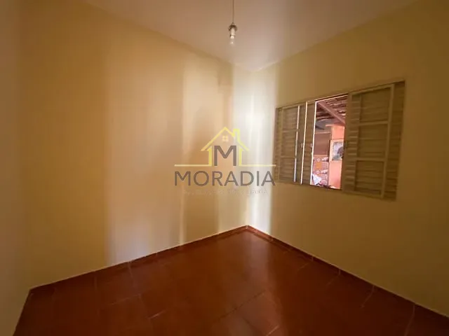 Casa com 250m² 2 quartos e 1 banheiro, para alugar, no bairro Jardim Novo Horizonte em Guaxupé