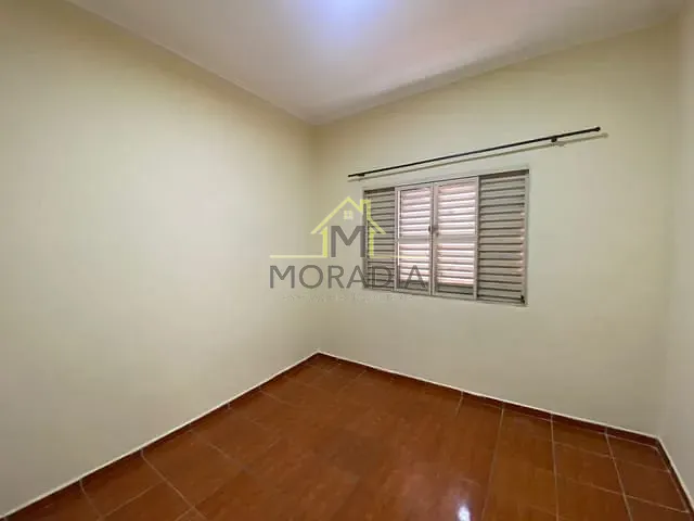 Casa com 250m² 2 quartos e 1 banheiro, para alugar, no bairro Jardim Novo Horizonte em Guaxupé