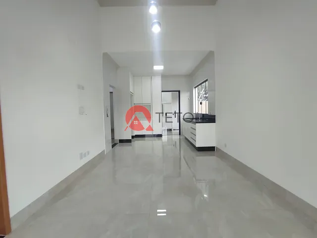 Casa com 200m² 3 quartos e 2 banheiros, para alugar, no bairro Jardim Rebouças em Maringá