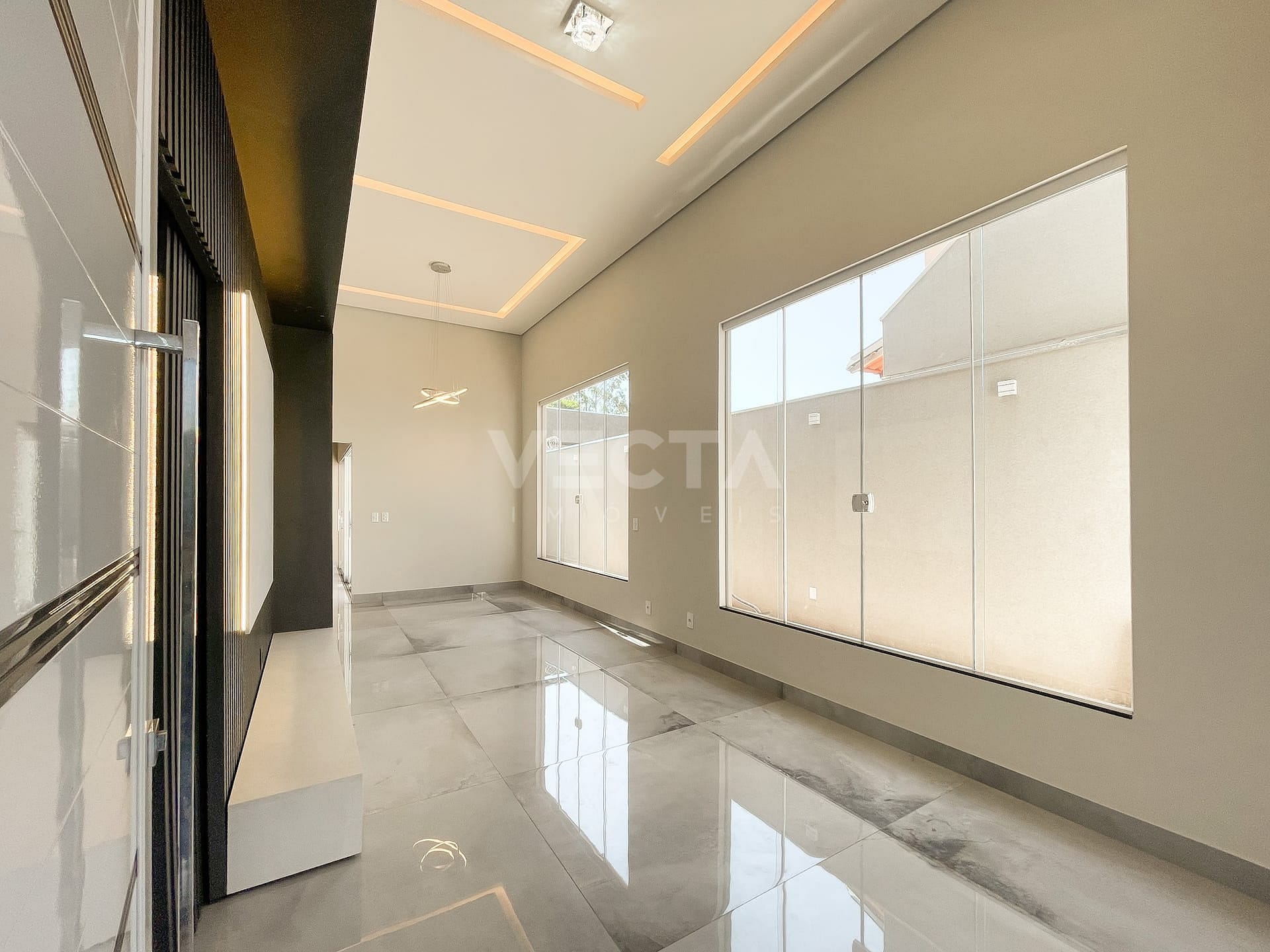 Casa à venda com 3 quartos, 120m² - Foto 1