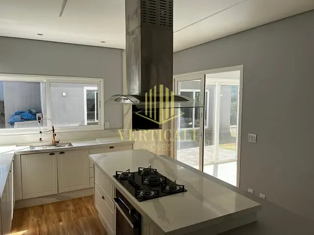 Casa com 667m² 3 quartos e 4 banheiros, à venda, no bairro Condomínio Florais Cuiabá Residencial em Cuiabá